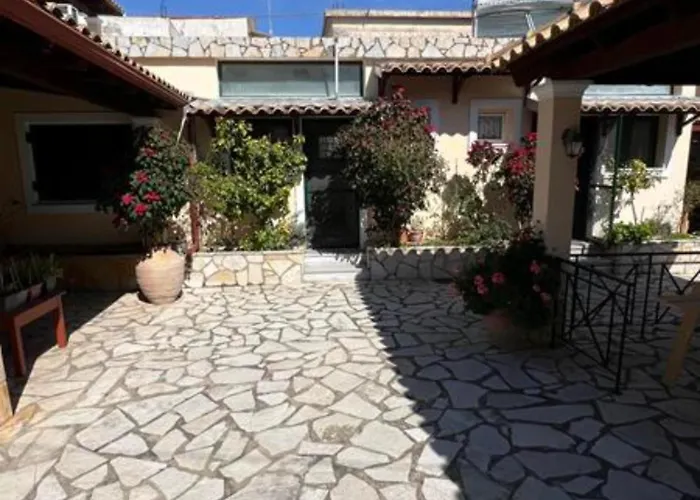 Trident And 아파트