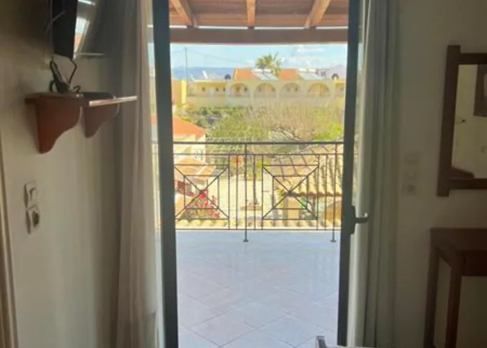 Trident And 아파트